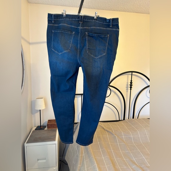 Kensie Plus Straight Leg Jean. Size 20. Like new condition, only worn twice. - Picture 2 of 4